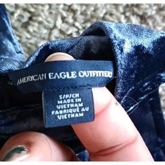 American Eagle Top Sz Small Blue Crushed Velvet Choker Neck Whimsigoth Goth Y2K - Picture 3 of 7